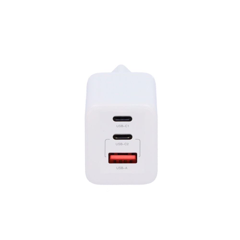 Cargador GaN - Salida: 2 puertos USB-C y 1 puerto USB-A - Entrada AC 100~240 V, 1.5 A máx. - Potencia total 65 W - Protección contra sobrecarga y cortocircuitos - Color blanco