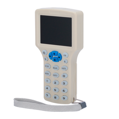 Lector-escritor de tarjetas RFID - Pantalla 3" TFT y teclado - Identificación y clonación de tarjetas - EM 125 kHz y MF 13.56 MHz - Alimentación 4 pilas AAA o microUSB - Plug & Play