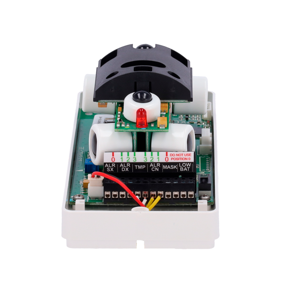 Rilevatore da esterno Duevi a basso consumo - Integrato con Ajax Transmitter - Doppio PIR su ciascun lato e doppio PIR frontale - Copertura totale 180º / Antimasking - Alimentazione fornita dal Transmitter - Uso esterno IP54 / Antivandalo IK10