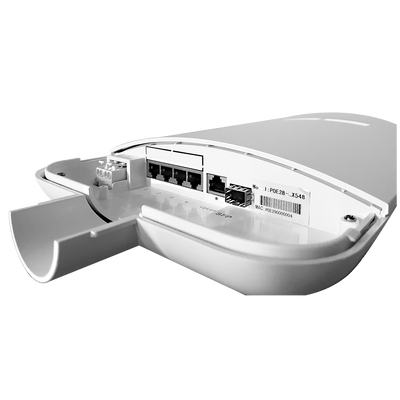Switch POE per esterni - 4 RJ45 PoE + 1 Uplink RJ45 + 1 Uplink SFP - Velocità 10/100/1000 Mbps - 30 W per porta / Massimo 60W