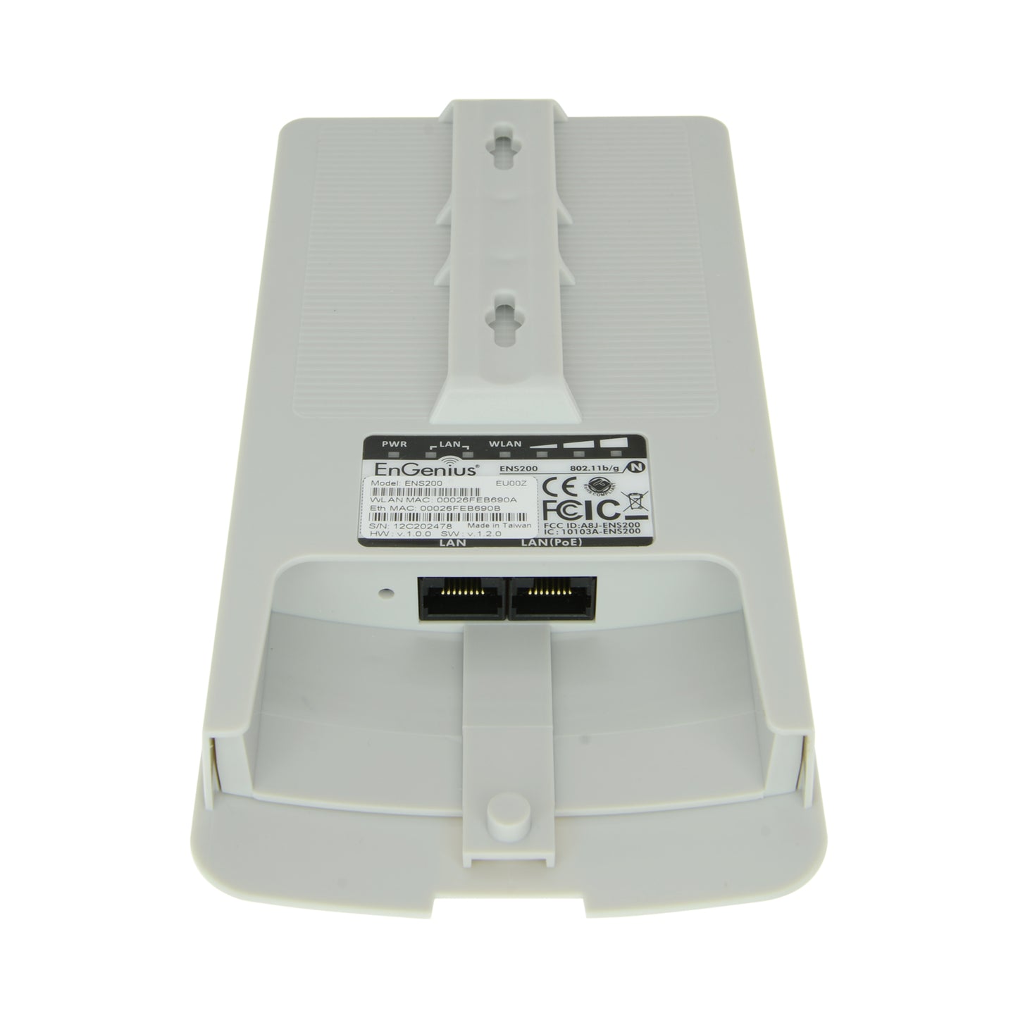 300 Mbps wireless connection - 2.4 Ghz frequency - Supports 802.11 b/g/n - IP65, suitable for outdoor use - Power 400 mW - Compatible with IP cameras and DVRs