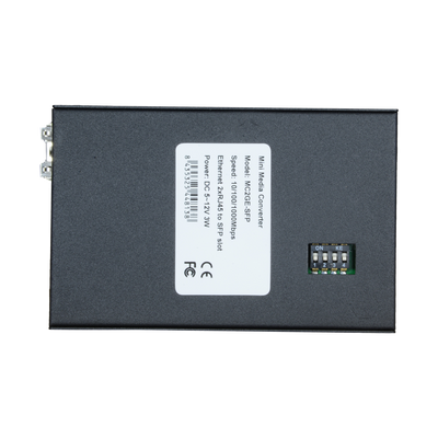 Convertitore multimediale - 2x Ethernet RJ45 - 1x SFP - Gigabit - 10/100/1000 Base-TX - Dimensione ridotta