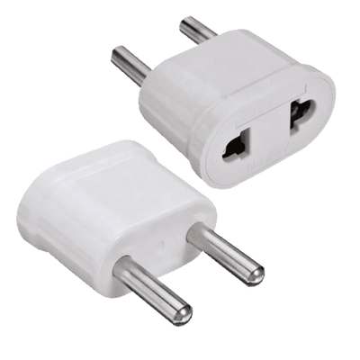 Adaptador  - Enchufe Tipo A (USA) a Enchufe Tipo F (EU)  - Voltaje 250V AC - Corriente Máxima de Salida 10 A - Color blanco