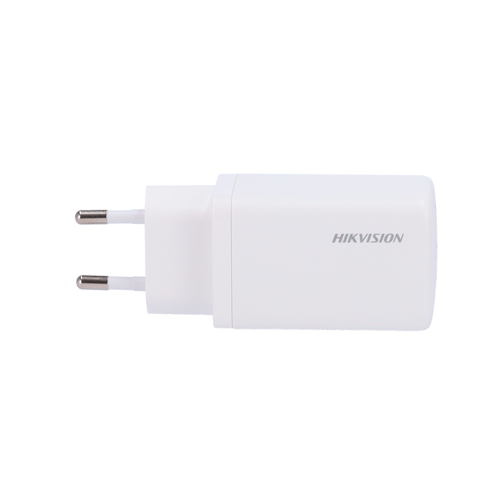 Cargador GaN - Salida: 2 puertos USB-C y 1 puerto USB-A - Entrada AC 100~240 V, 1.5 A máx. - Potencia total 65 W - Protección contra sobrecarga y cortocircuitos - Color blanco