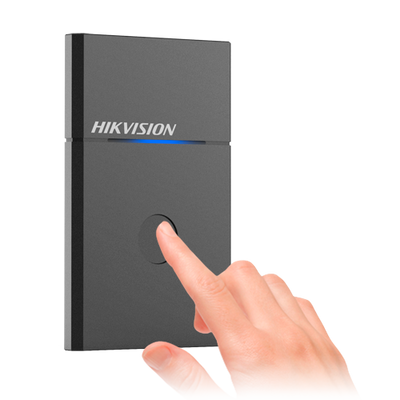 Hard disk portatile Hikvision SSD 1.8" - Potenza e leggerezza in formato ridotto - Capacità 500GB - Interfaccia USB 3.2 Gen2 Tipo C - Velocità di trasferimento fino a 1060 MB/s - Massima sicurezza con la crittografia delle impronte digitali - Waterproof I