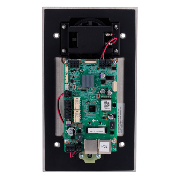 Portero IP antivandálico encastrado - Audio bidireccional Crystal Clear - 2 relés - Interfono de emergencia | PoE, SIP Estándar - Mantenimiento Cloud - Conexión de monitor y placas a través de Cloud